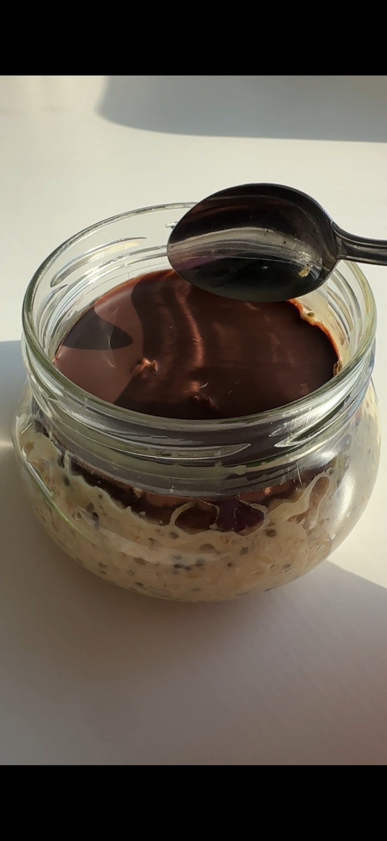 High-Protein Vanilla Overnight Oats Recipe with Chocolate Shell